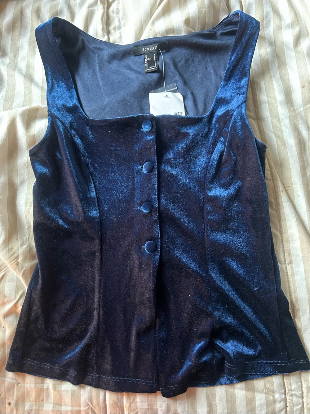 (NEW WITH TAGS) 🏷️ Forever 21 Dark Blue Velvet Button-Front Camisole